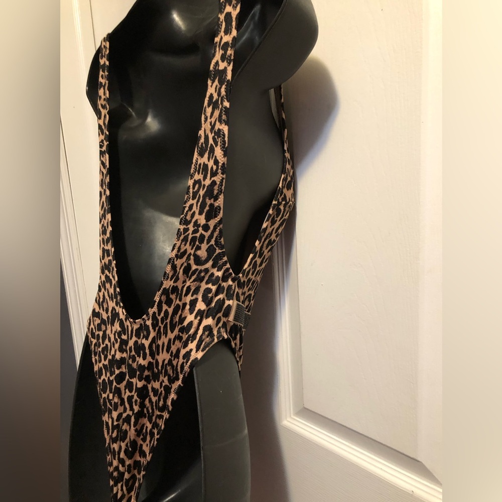 Victoria’s Secret ￼Leopard 🐆 swimsuit /￼ Bodysuit￼ - Picture 9 of 16